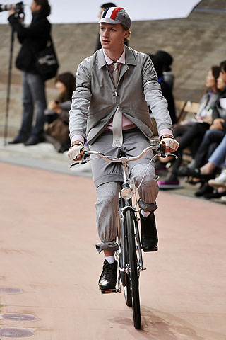 Moncler Gamme Bleu / - 2011